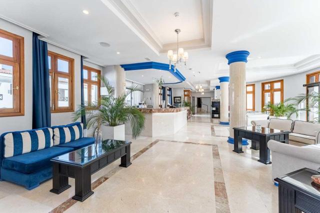 Klayman Olivina Aparthotel