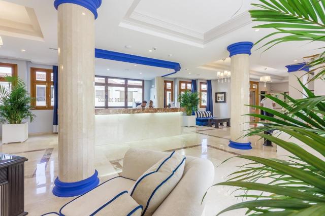 Klayman Olivina Aparthotel