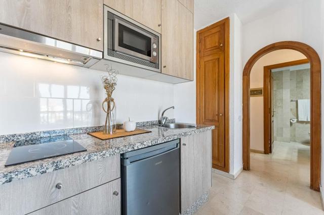 Klayman Olivina Aparthotel