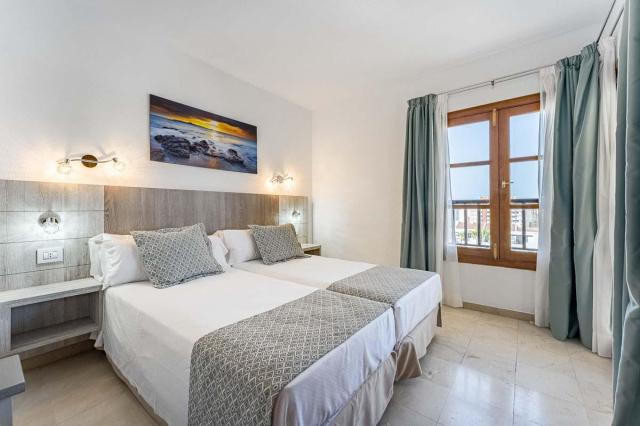 Klayman Olivina Aparthotel
