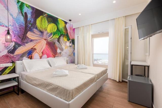 Aqua Luxury Suites