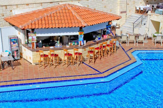 Porto Kalamaki Aparthotel