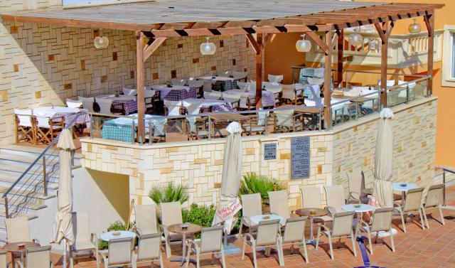 Porto Kalamaki Aparthotel