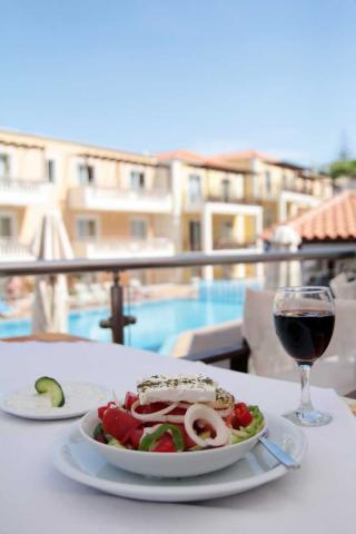 Porto Kalamaki Aparthotel