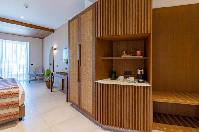 Minos Hotel