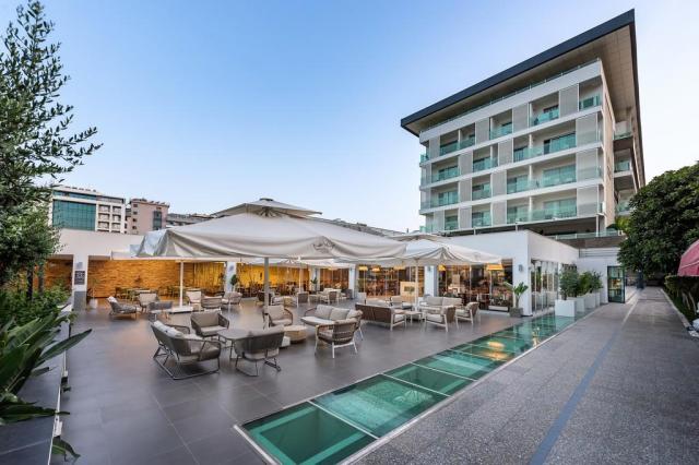 White City Resort & Spa