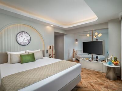 Delphin Palace