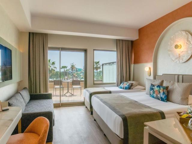 Fame Residence Lara Spa & Resort Hotel