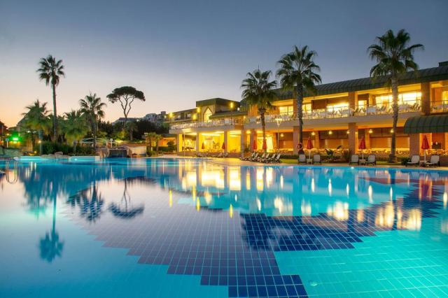 Maritim Pine Beach Resort