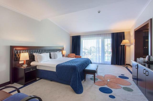 Maritim Pine Beach Resort