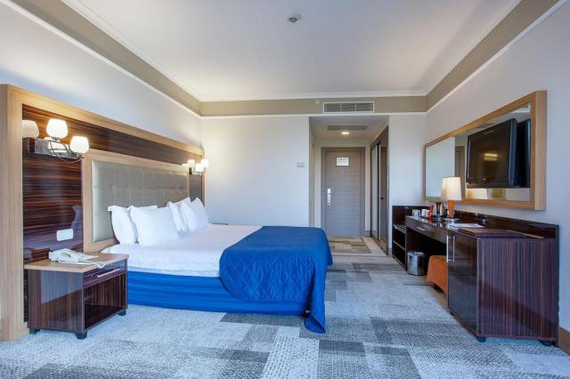 Maritim Pine Beach Resort