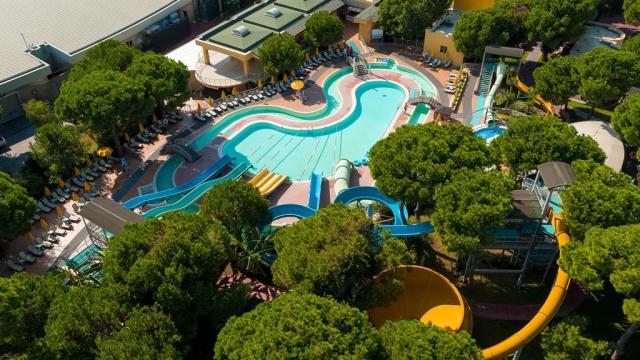 Maritim Pine Beach Resort