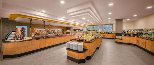 Maritim Pine Beach Resort