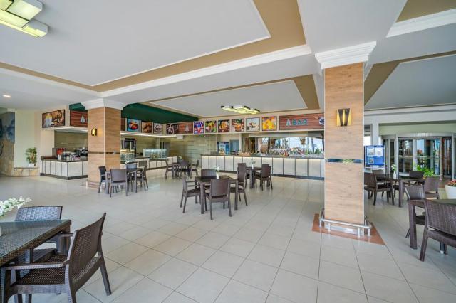 Maritim Pine Beach Resort