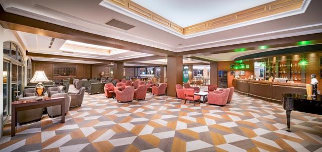 Maritim Pine Beach Resort
