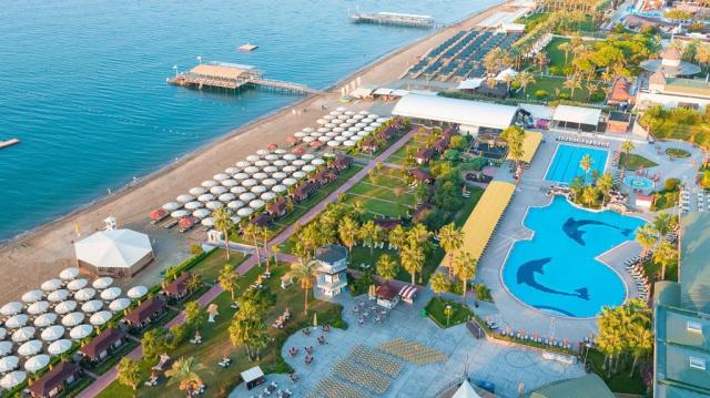 Maritim Pine Beach Resort