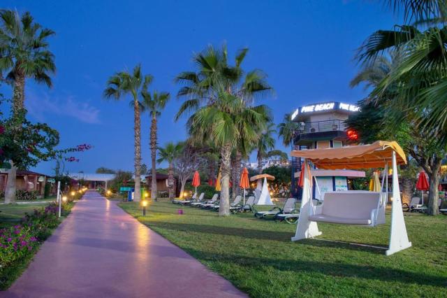 Maritim Pine Beach Resort