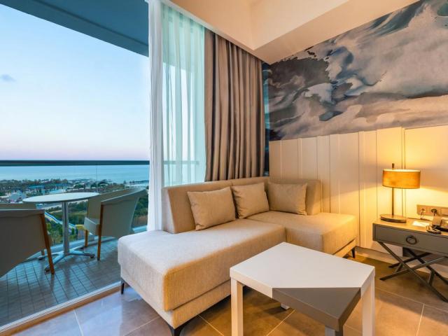 Amara Centro Resort 
