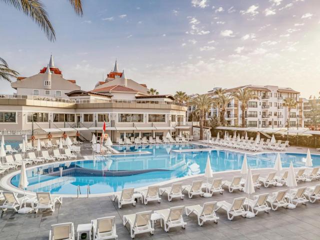 Aydinbey Famous Resort
