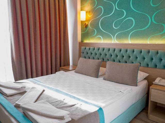 Side Lowe Hotel
