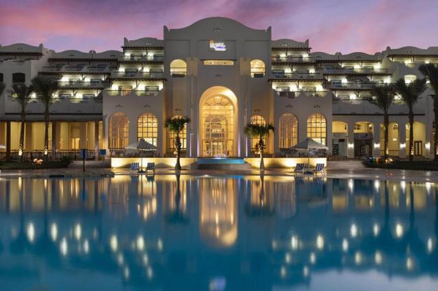 Royal Lagoons Resort