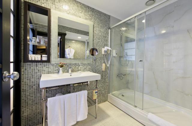 Limak Lara De Luxe Hotel