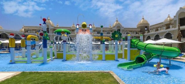 Titanic Royal Resort