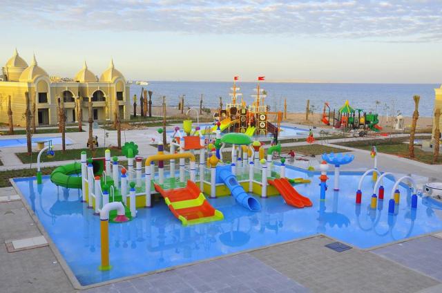 Titanic Royal Resort