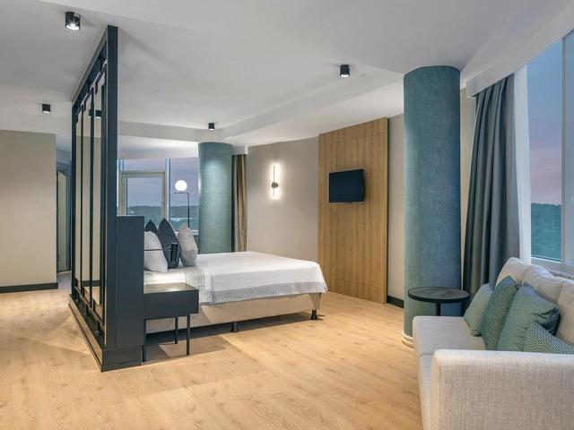 Berry Blue Hotel
