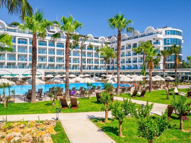 Berry Blue Hotel