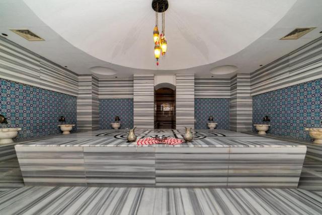 Commodore Elite Suites & Spa