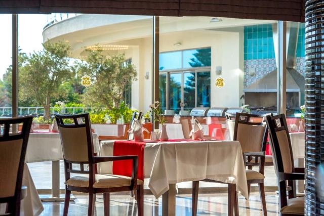 Commodore Elite Suites & Spa