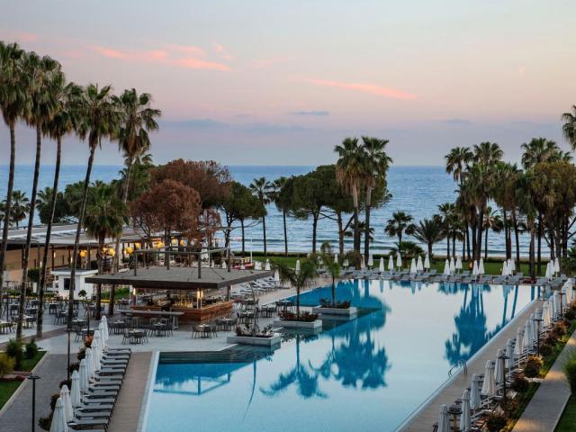 Achantus & Cennet Barut Collection