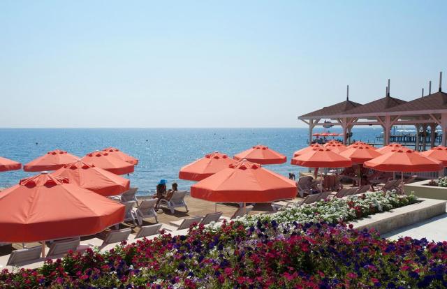 Crystal Flora Beach Resort
