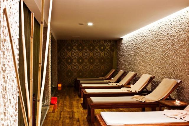 Crystal Flora Beach Resort