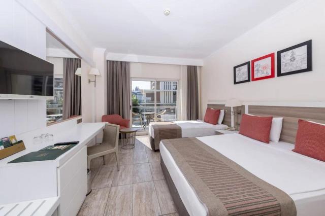 Port River Hotel & Spa