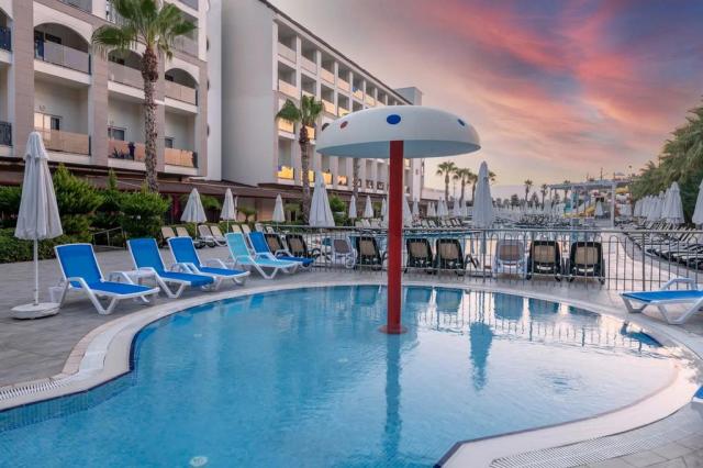 Port River Hotel & Spa