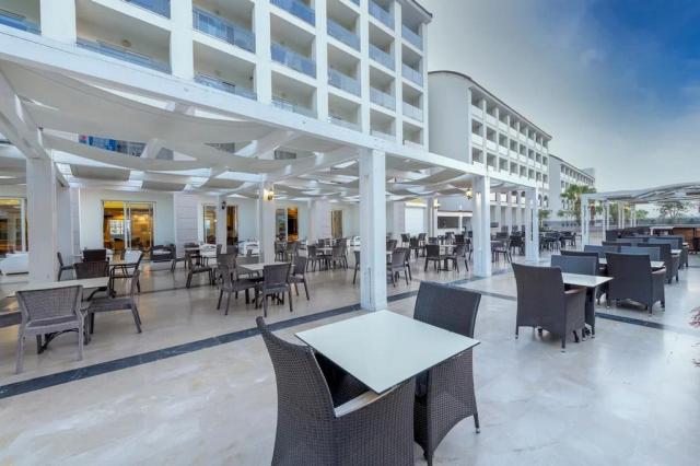 Port River Hotel & Spa