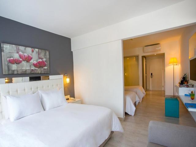 Le Bleu Hotel