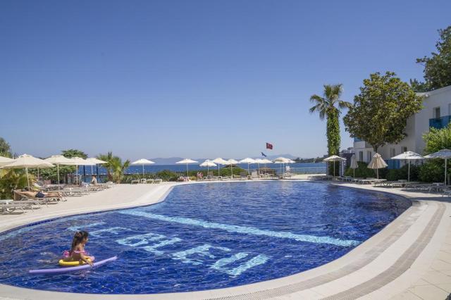 Le Bleu Hotel