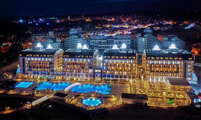 Diamond De Luxe Hotel