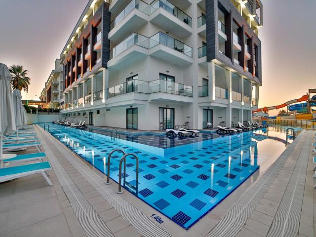 Diamond De Luxe Hotel