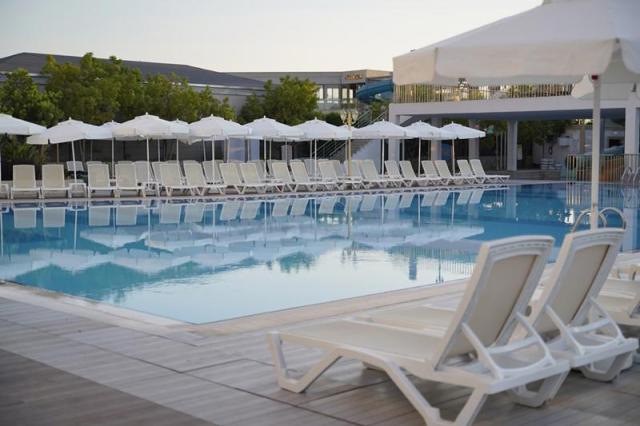 J'adore Deluxe Hotel & Spa