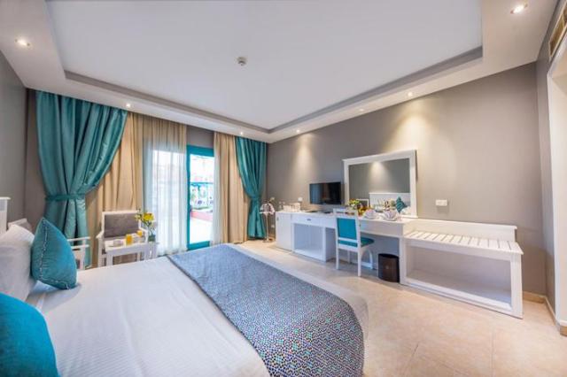 Sunrise Select Garden Beach Resort & Spa