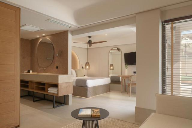 Paralos Venus Suites