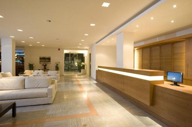 Hotel Maritimo Beach