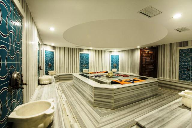 Ramada Resort Side