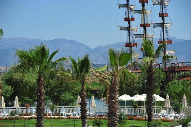 Lake & River Side Hotel & Spa