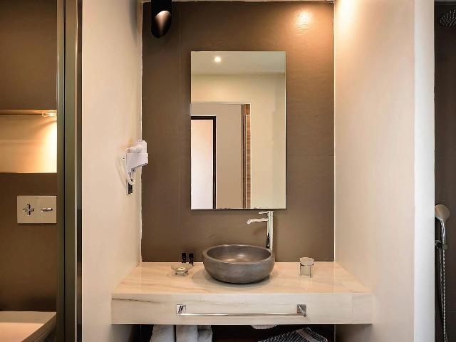 Atrion Hotel