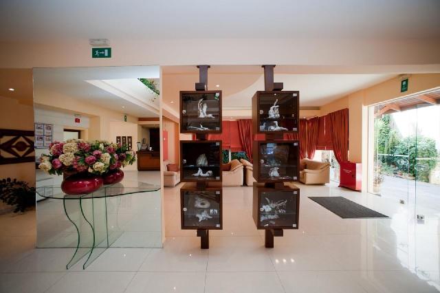 Hotel Theo